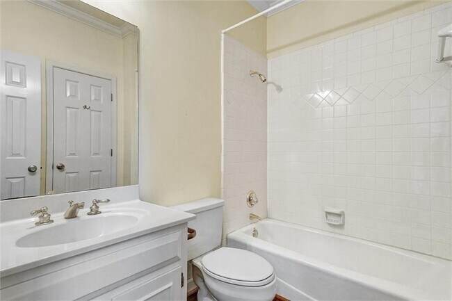 Building Photo - 510 Jacaranda Ct
