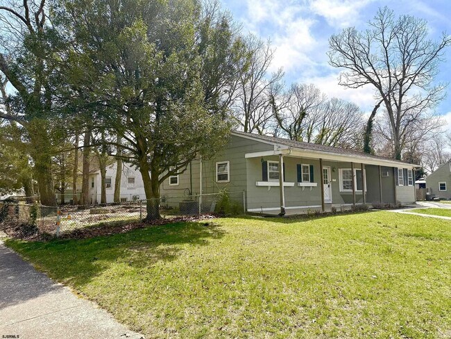 Building Photo - 644 5th St