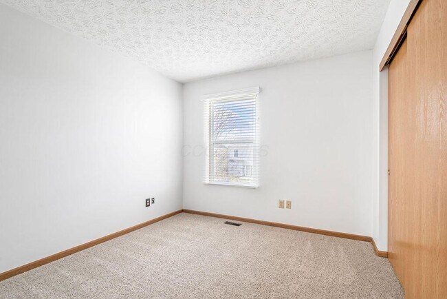 Building Photo - 2147 Shortcreek Rd