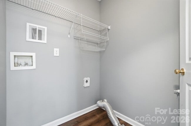 Building Photo - 1760 Forest Side Ln