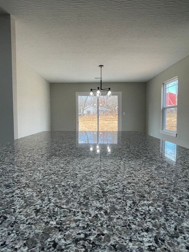 Building Photo - NEW CONSTRUCTION 3 Bed 2 Bath FOR RENT in Waynesville