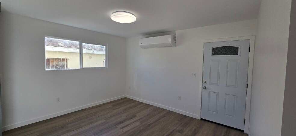 Building Photo - 1428 E 54th St