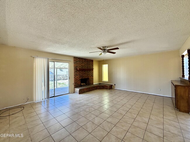 Building Photo - 317 Bright Water Ln