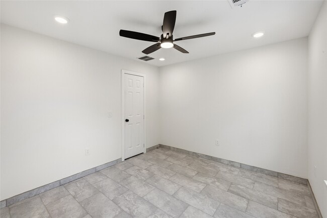 Building Photo - 6138 Brookfield Dr