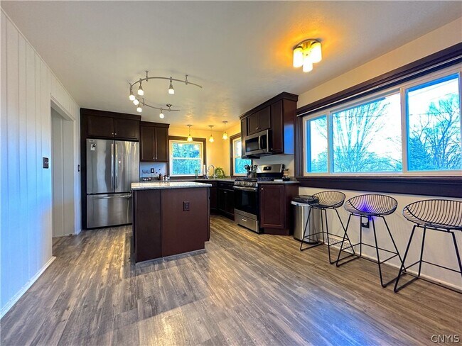 Building Photo - 4055 Bristol Rd