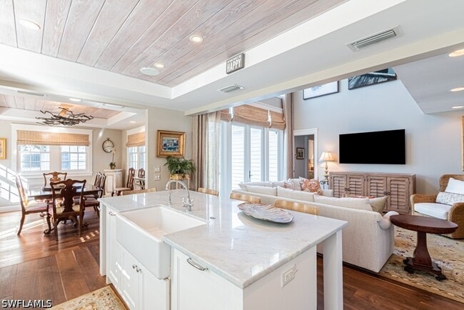 Building Photo - 287 11th Ave S