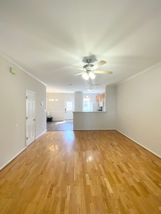 Building Photo - 330 Commons Dr