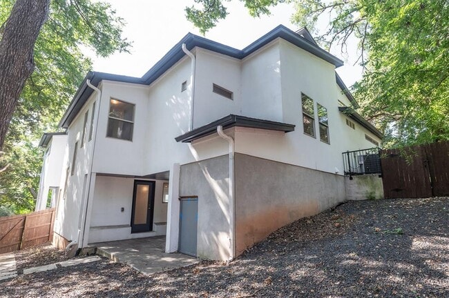 Building Photo - 1514 Betty Jo Dr