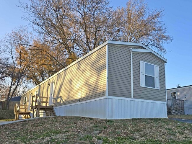 Primary Photo - 613 Polk St