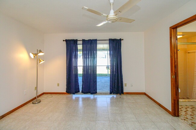 Building Photo - ** 2/2 HOME IN NAPLES PARK UNFURNISHED ** ...