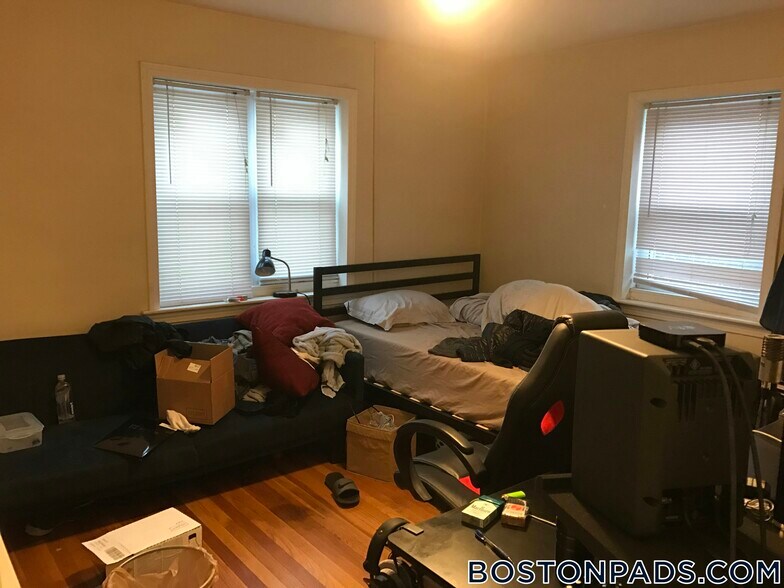 Building Photo - 4 President Terrace