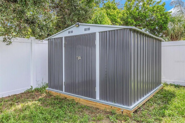 Building Photo - 6842 62nd Ave N