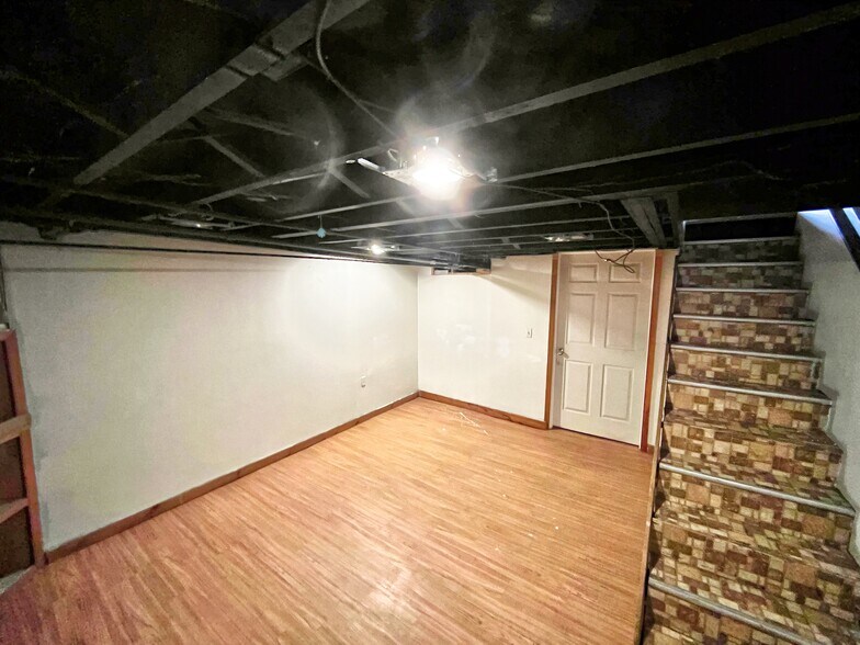 Building Photo - 1022 S 10th St