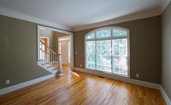 Building Photo - 5060 Gallatree Ln