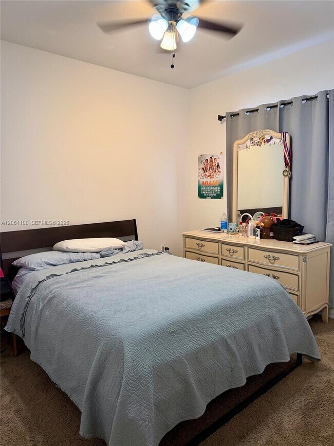 Building Photo - 5360 SW 13th Ct