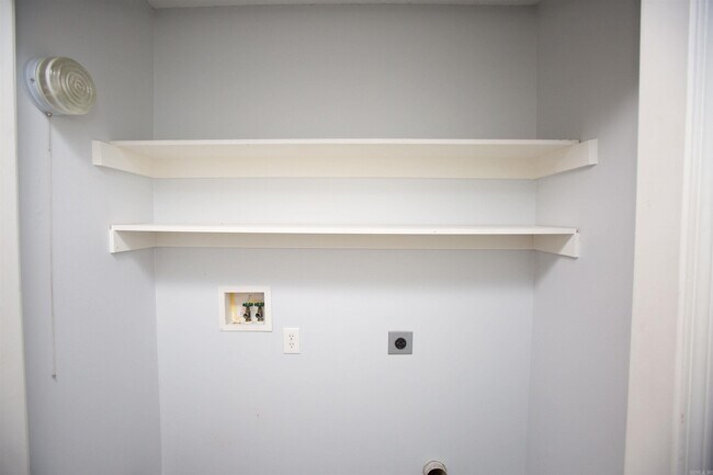 Building Photo - 104 Cotton Ln