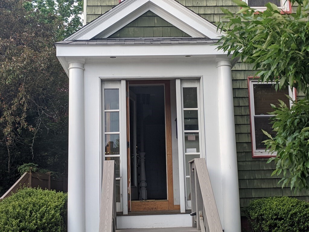 Building Photo - 735 Somerville Ave