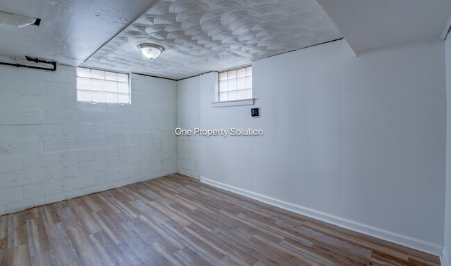 Building Photo - 336 W Wilson St