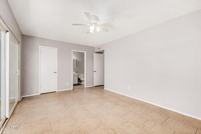 Building Photo - 11826 N 35th Ave