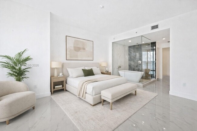 Building Photo - 700 NE 24th St