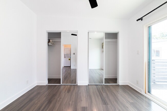 Building Photo - 319 Heliotrope Dr