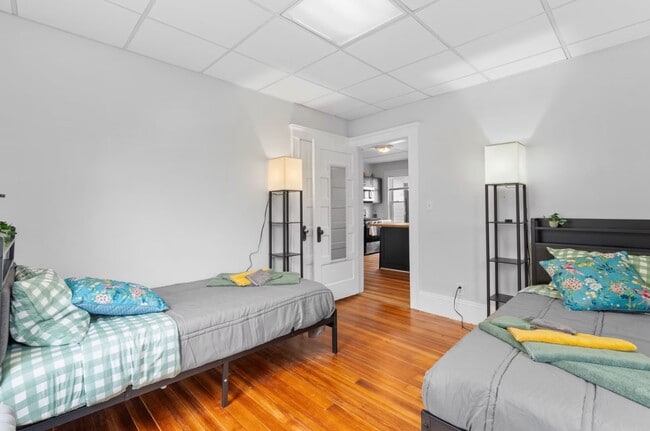 Building Photo - 29 Harbor St