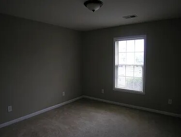 Building Photo - 107 Lake Forest Dr