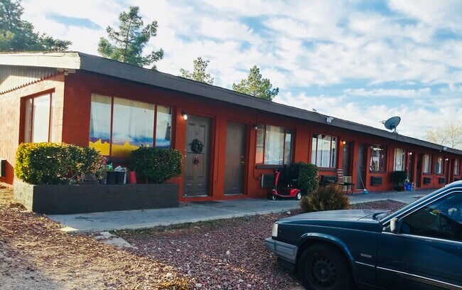 Primary Photo - 2951 N Rancho Dr