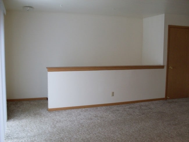 Building Photo - Diamond View