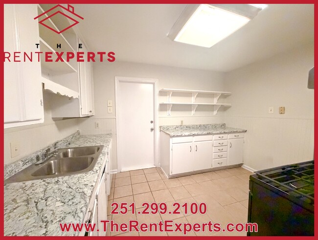 Building Photo - 3153 Kendale Dr