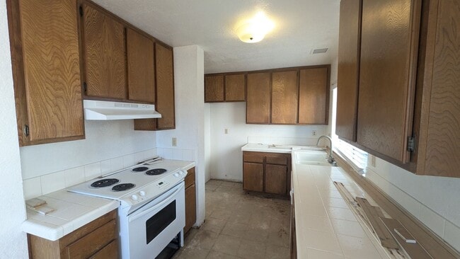 Building Photo - Townhome in Scripps Ranch - Available in July