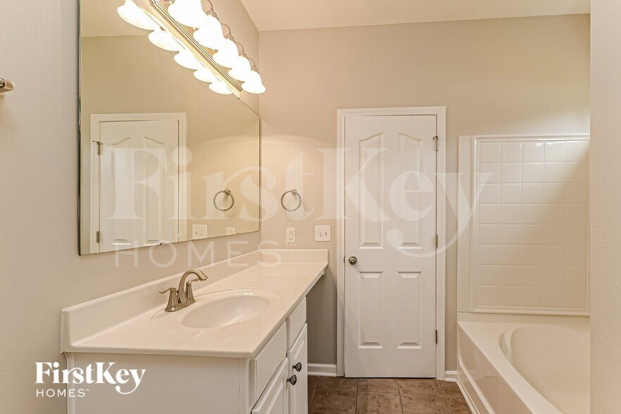 Building Photo - 604 Piedmont Crossing Dr