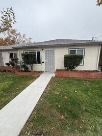 Building Photo - 512 Carpenter St