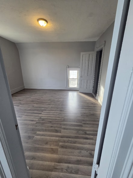 Building Photo - 332 De Soto St