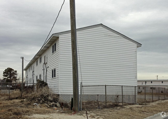 Building Photo - Dixon Bayview Apartments