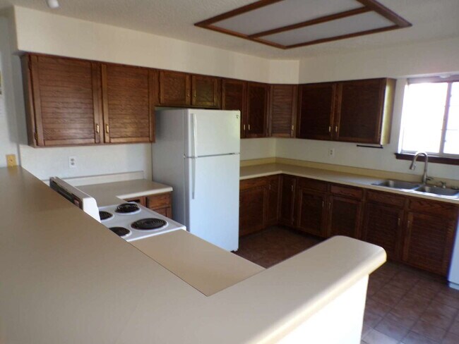 Building Photo - Four Lakes - Centennial - 3 Bedroom - 3 Ba...