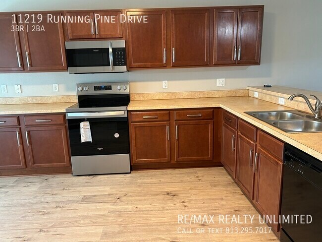 Building Photo - 11219 Running Pine Dr