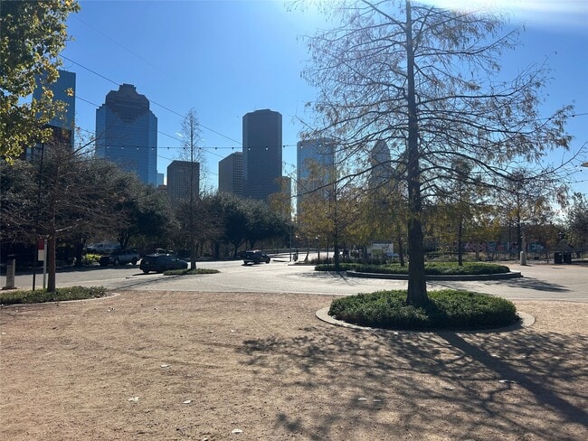 Building Photo - 1004 Stanford St