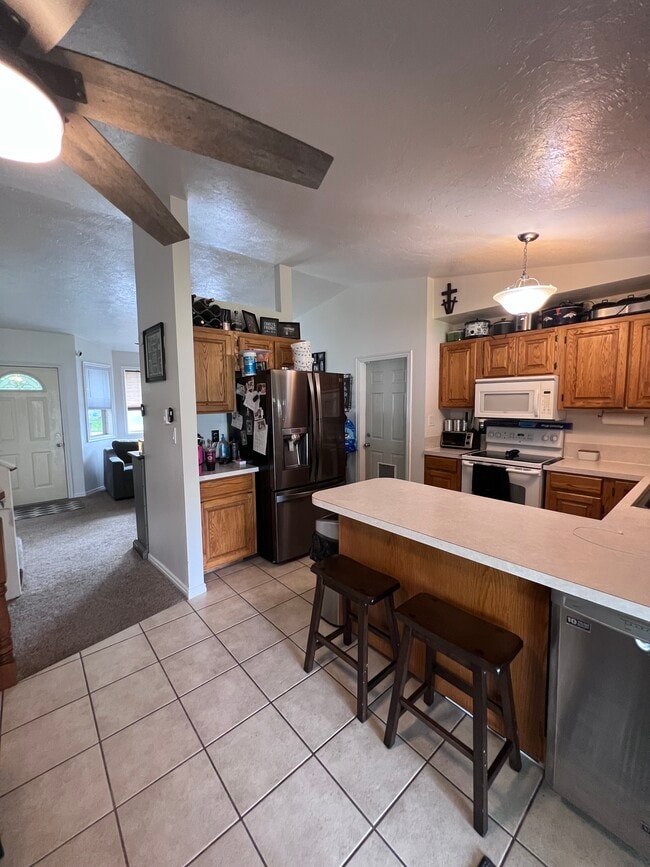 Building Photo - 841 Wildrose Ln