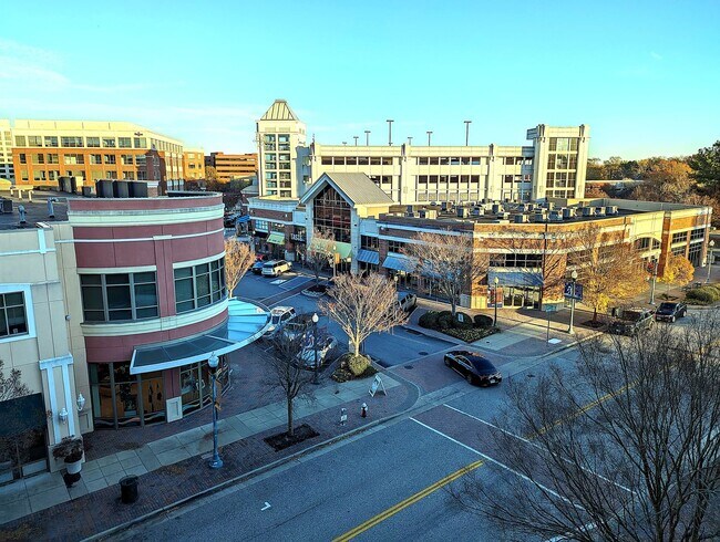 Building Photo - The Easy Life at City Center