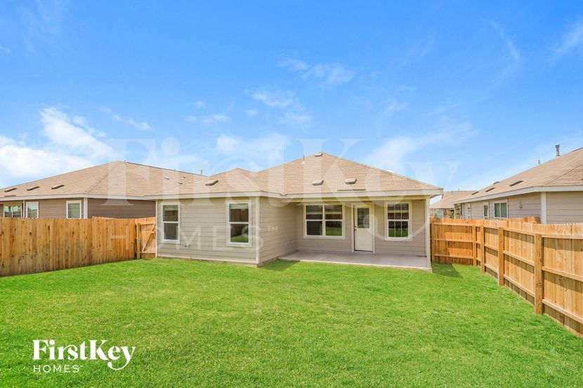 Building Photo - 6728 Beehive Dr