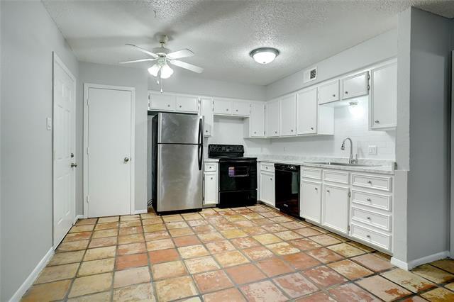 Building Photo - 507 S Las Vegas Trail