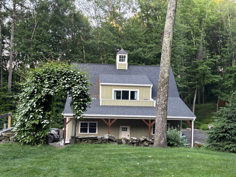 Building Photo - 21 Harris Farm Rd