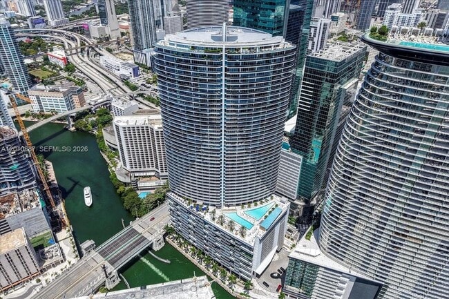Building Photo - 200 Biscayne Blvd Way
