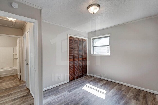 Building Photo - 7315 E 53rd St