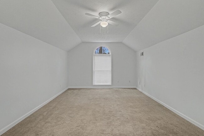 Building Photo - Carolina Lakes!