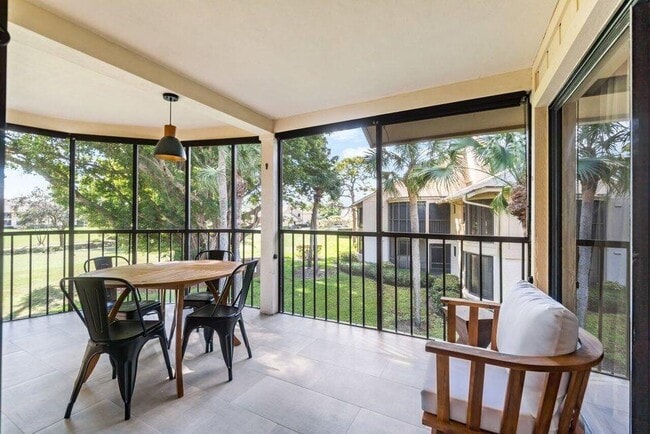 Building Photo - 17138 Waterbend Dr