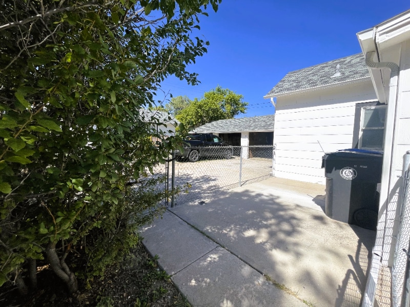 Building Photo - 801 Maxwell Ave