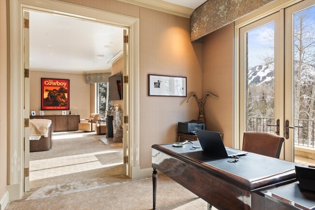 Building Photo - 64 Pitkin Way