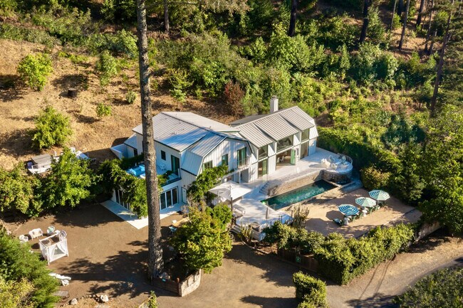 Building Photo - 822 Adobe Canyon Rd